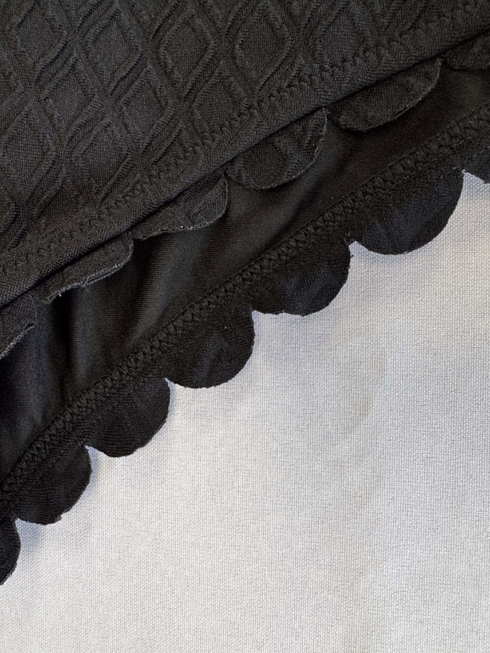 Cupshe Women's Cutout Scallop Trim One Piece Black Swimsuit Size M - Picture 6 of 11